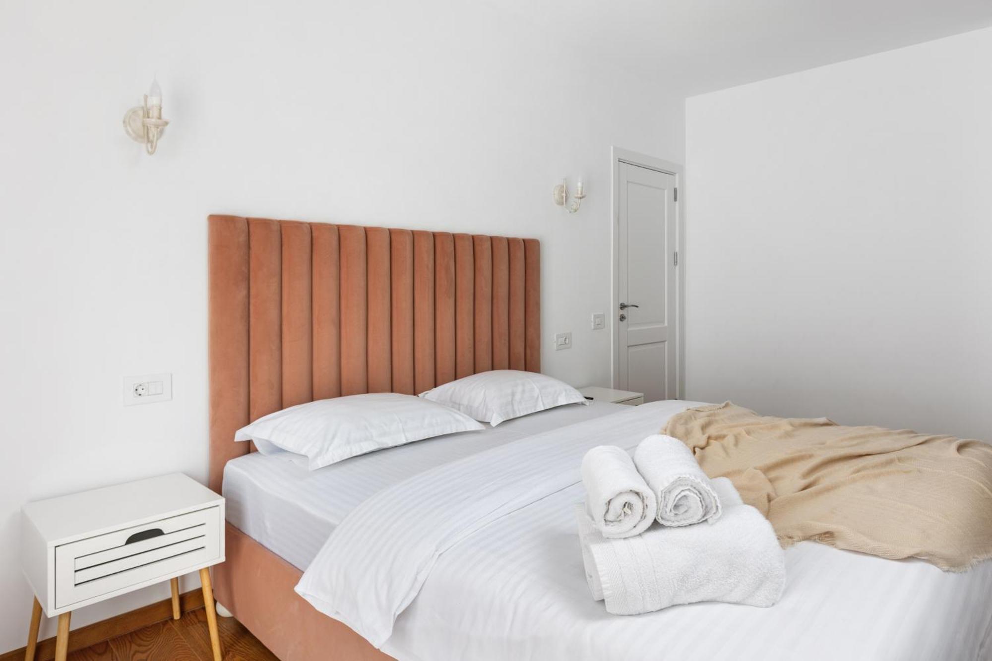 Peak Aparthotel - Old Town - By Cityhost Braşov Dış mekan fotoğraf