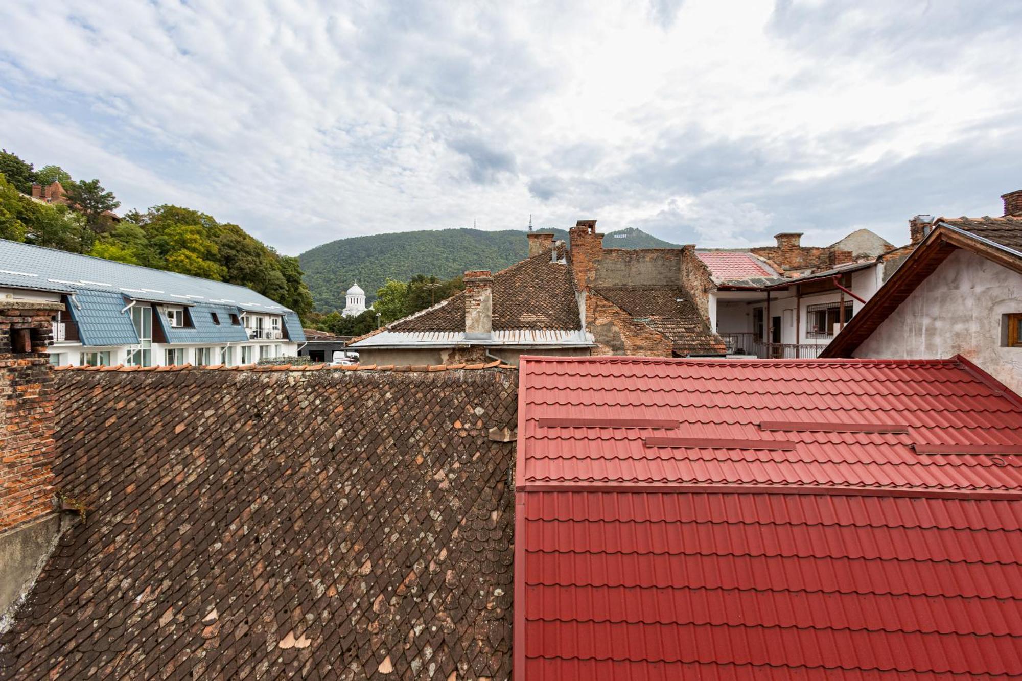Peak Aparthotel - Old Town - By Cityhost Braşov Dış mekan fotoğraf