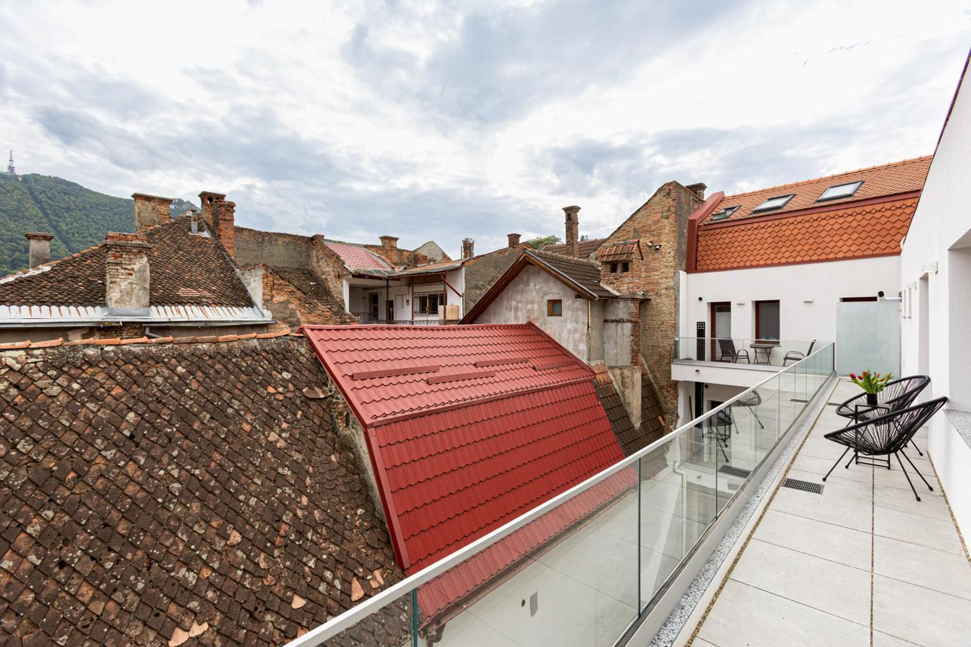 Peak Aparthotel - Old Town - By Cityhost Braşov Dış mekan fotoğraf